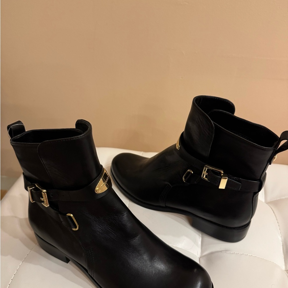 Michael Kors Black Leather Boots with Gold Accents. - Picture 5 of 8